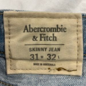 Men’s Abercrombie and finch skinny jeans 31 x 32 light Jean distressed